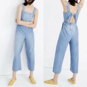 Madewell Light Wash Open Tie Back Apron Jumpsuit  Size 0 Wide Leg Overalls crop